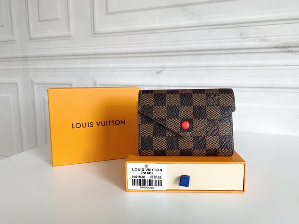 Portafoglio Replica Victorine di Louis Vuitton: Eleganza Accessibile a Poco Più di 20 Euro